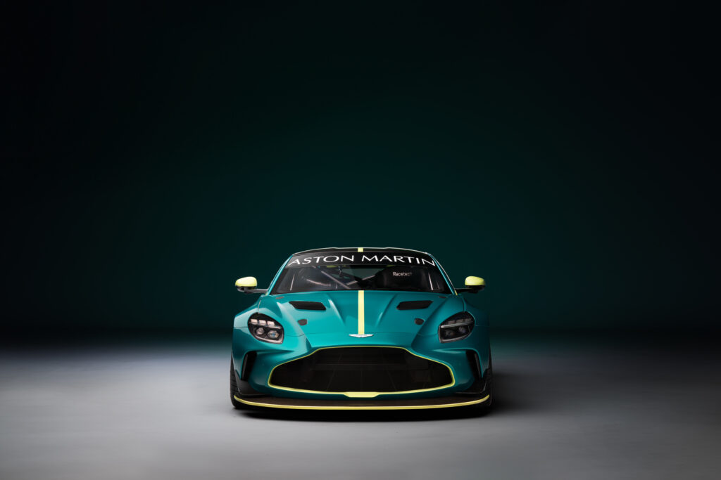 Aston Martin Vantage GT4_02