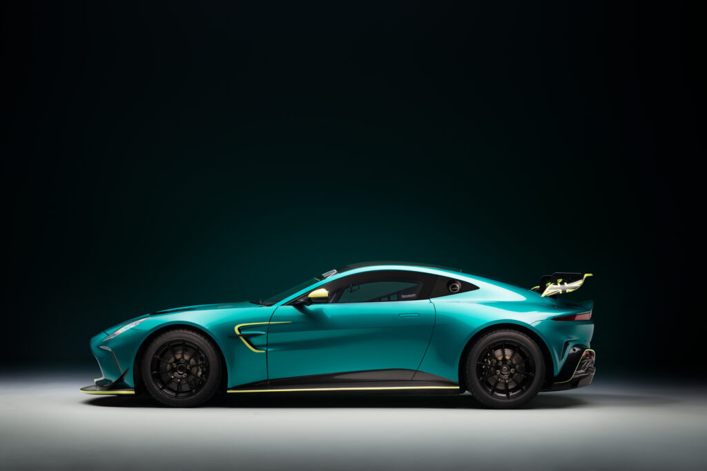 Aston Martin Vantage GT4_03